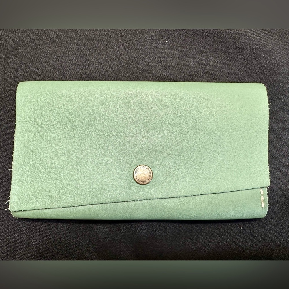 🦄 RARE-Portland Leather Goods Rancher Wallet in Unicorn color Sage